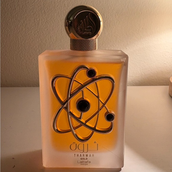 Lattafa Tharwah Gold Eau de Parfum for Women - Picture 2 of 3